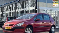 Rood Gebruikt 2003 Peugeot 307 Hatchback | € 2.000 (Eerlijke prijs)