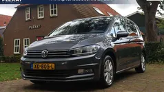 Zwart Gebruikt 2016 VW Touran MPV | € 13.945 (Goede deal)