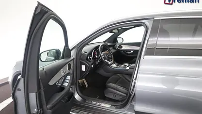 Grijs Occasion 2018 Mercedes GLC250 Premium Plus SUV | € 35.245 (Eerlijke prijs)
