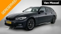 Zwart Gebruikt 2020 BMW 318 Executive Stationwagen | € 28.945 (Eerlijke prijs)