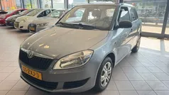 Grijs Gebruikt 2013 Skoda Fabia Hatchback | € 3.950 (Eerlijke prijs)