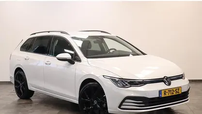 Occasion 2022 VW Golf VIII Business Stationwagen | € 23.500 (Goede deal)