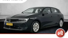 Zwart Gebruikt 2023 Opel Astra Edition Hatchback | € 21.425 (Eerlijke prijs)