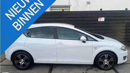 Wit Occasion 2010 Seat Leon Ecomotive Hatchback | € 4.350 (Eerlijke prijs)