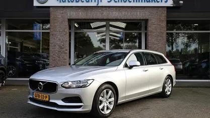 Grijs Gebruikt 2017 Volvo V90 Momentum Stationwagen | € 27.990 (Goede deal)