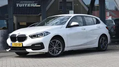 Hatchback Gebruikt 2021 BMW 118 Sport Line Hatchback | € 22.445 (Goede deal)