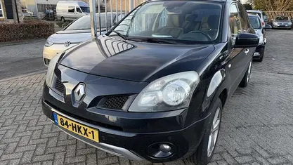 Zwart Occasion 2009 Renault Koleos Dynamique SUV | € 2.500 (Goede deal)