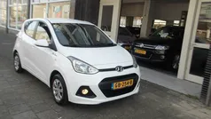 Wit Gebruikt 2015 Hyundai i10 Comfort Hatchback | € 6.950 (Eerlijke prijs)