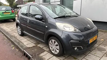 Occasion Peugeot 107 Active 68 PK (50 kW) 2013 Grijs Hatchback