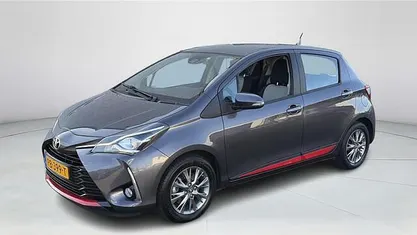 Grijs Occasion 2017 Toyota Yaris Design Hatchback | € 15.900 (Eerlijke prijs)