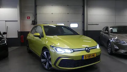 Geel Occasion 2023 VW Golf VIII GTE Hatchback | € 21.895 (Goede deal)