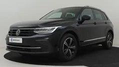 Zwart Gebruikt 2022 VW Tiguan SUV | € 29.695 (Super prijs)