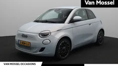 Blauw Gebruikt 2023 Fiat 500e La Prima Hatchback | € 21.940 (Eerlijke prijs)