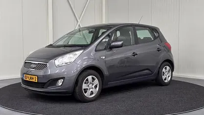 Grijs (metallic) Gebruikt 2010 Kia Venga Hatchback | € 4.750 (Eerlijke prijs)