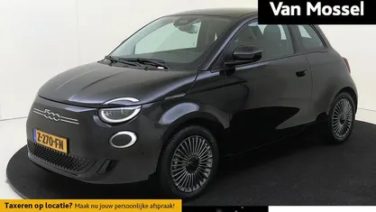 Gebruikt 2022 Fiat 500e Red Hatchback | € 16.540 (Eerlijke prijs)