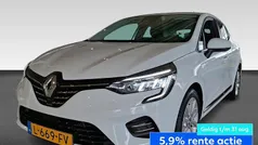 Gebruikt 2021 Renault Clio V Intens Hatchback | € 15.875 (Eerlijke prijs)