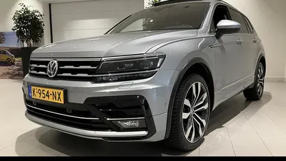 Grijs Gebruikt 2021 VW Tiguan Highline SUV | € 30.900 (Eerlijke prijs)