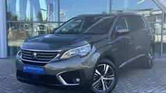 Groen, metallic lak Gebruikt 2019 Peugeot 5008 Allure MPV | € 20.950 (Eerlijke prijs)