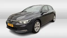 Gebruikt 2021 VW Golf VIII Style Hatchback | € 22.450 (Eerlijke prijs)