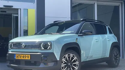Blauw Gebruikt 2025 Renault R4 Iconic SUV | € 33.695 (Eerlijke prijs)