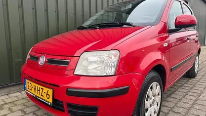 Rood Gebruikt 2011 Fiat Panda Hatchback | € 2.199 (Eerlijke prijs)