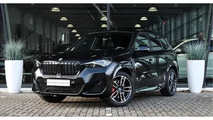 Zwart Gebruikt 2023 BMW iX1 Comfort Edition SUV | € 41.950 (Eerlijke prijs)