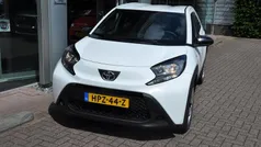 Gebruikt 2024 Toyota Aygo Play Hatchback | € 17.950 (Eerlijke prijs)