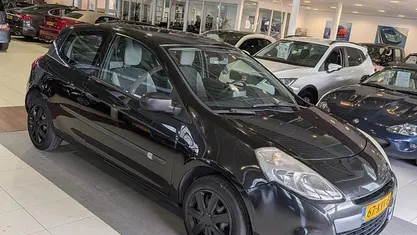 Occasion Renault Clio II 75 PK (55 kW) 2010 Zwart Hatchback