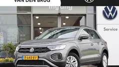 Grijs Gebruikt 2022 VW T-Roc Business SUV | € 29.945 (Eerlijke prijs)