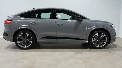 Occasion 2025 Audi Q4 e-tron SUV | € 54.940 (Eerlijke prijs)