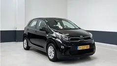 Zwart, metallic lak Gebruikt 2020 Kia Picanto Hatchback | € 10.449 (Eerlijke prijs)