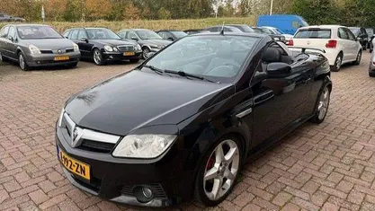Zwart Gebruikt 2005 Opel Tigra Cosmo Cabriolet | € 1.900 (Eerlijke prijs)