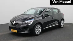 Zwart Gebruikt 2021 Renault Clio V Business Hatchback | € 15.900 (Eerlijke prijs)