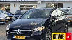 Zwart Gebruikt 2020 Mercedes B180 Premium Plus MPV | € 23.999 (Goede deal)