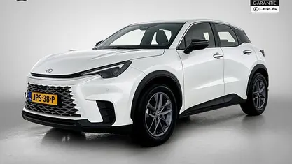 Wit metallic Gebruikt 2025 Lexus LBX Business Edition SUV | € 34.745 (Eerlijke prijs)