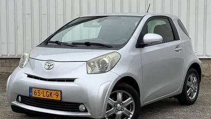 Occasion Toyota iQ 68 PK (50 kW) 2010 Grijs Hatchback