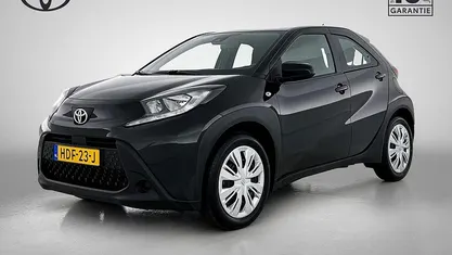 Zwart Gebruikt 2025 Toyota Aygo X Play SUV | € 19.950 (Eerlijke prijs)
