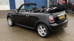 Zwart, metallic lak Gebruikt 2009 Mini Cooper Cabriolet Chili Cabriolet | € 5.995 (Eerlijke prijs)