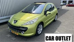 Groen, metallic lak Gebruikt 2007 Peugeot 207 CC Cabriolet | € 1.650 (Super prijs)
