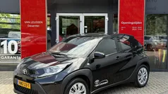 Gebruikt 2025 Toyota Aygo Play Hatchback | € 22.740 (Eerlijke prijs)