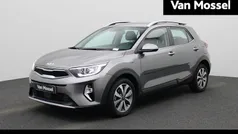 Grijs Gebruikt 2024 Kia Stonic SUV | € 25.440 (Eerlijke prijs)