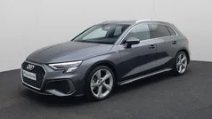 Grijs Gebruikt 2021 Audi A3 Sportback Edition .1 Hatchback | € 29.440 (Eerlijke prijs)