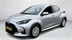 Grijs Gebruikt 2024 Toyota Yaris Hybrid Active Hatchback | € 22.900 (Eerlijke prijs)