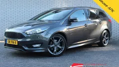 Grijs, metallic lak Gebruikt 2018 Ford Focus ST-Line Stationwagen | € 13.950 (Eerlijke prijs)