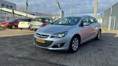 Grijs Gebruikt 2015 Opel Astra Edition Hatchback | € 5.999 (Super prijs)