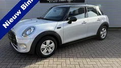 Wit Gebruikt 2017 Mini Cooper Business Hatchback | € 13.900 (Eerlijke prijs)