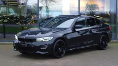 Zwart (metallic) Gebruikt 2022 BMW 330e Executive Sedan | € 39.950 (Eerlijke prijs)