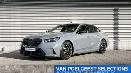 Storm bay metallic (grijs metallic) Gebruikt 2024 BMW M5 Comfort Edition Sedan | € 129.900 (Eerlijke prijs)
