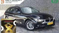 Zwart Gebruikt 2018 BMW 318 Stationwagen | € 17.290 (Eerlijke prijs)