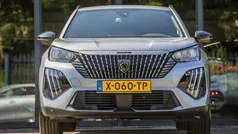 Grijs, metallic lak Gebruikt 2024 Peugeot 2008 Allure SUV | € 22.950 (Goede deal)